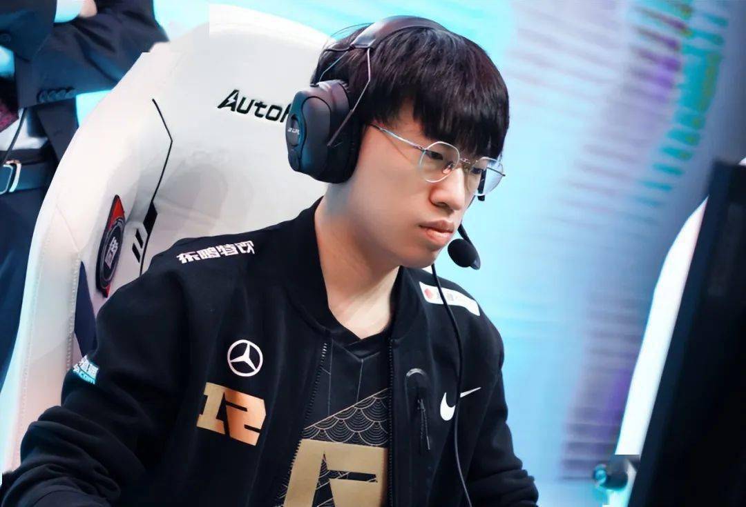 SHR鏖战RNG，Xiaohu极限生还后反打强强对话四强赛，强势挺进下一轮