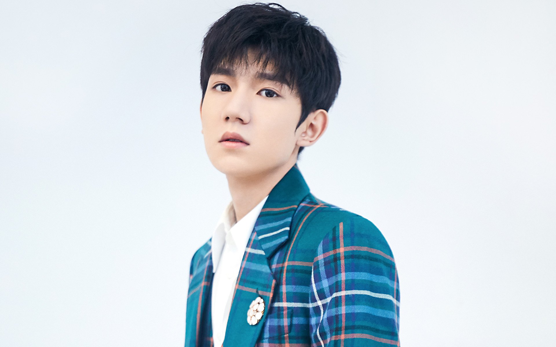 开云体育app-当红牛暴走撞碎黄色潜水艇，梅西在世纪对决中写下永恒注脚