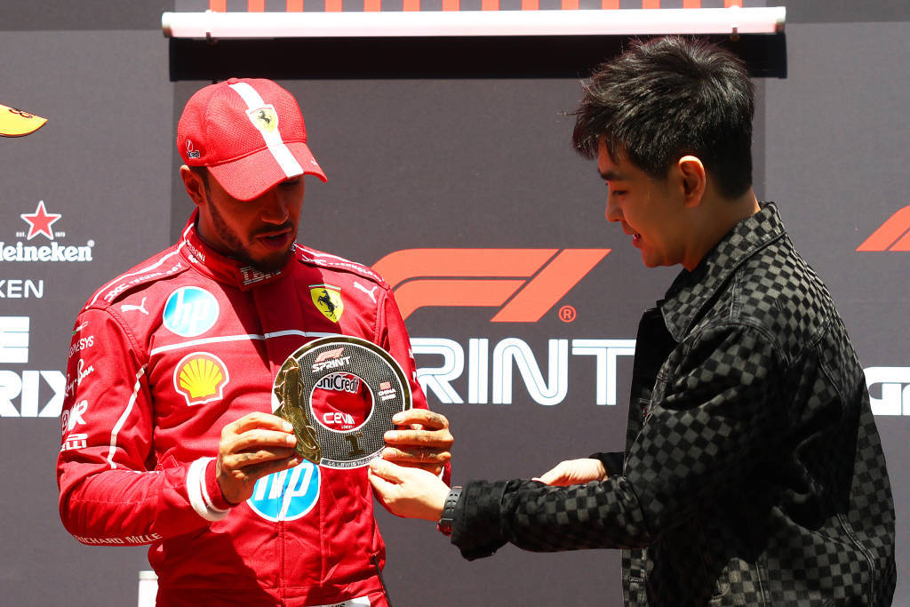 法拉利力克阿斯顿马丁，汉密尔顿扛起全队的简单介绍