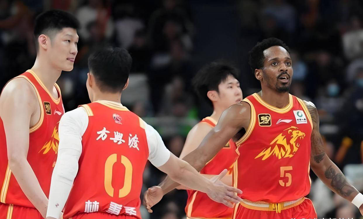 广东队力克上海队，胡金秋扛起全队